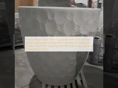nötr bej yuvarlak fiber kil saksı, dikey çizgili desenli, hafif, dayanıklı, az bakım gerektiren saksı, tatil villası, otel, alışveriş merkezi, ofis dekorasyonu, bahçe peyzaj projesi