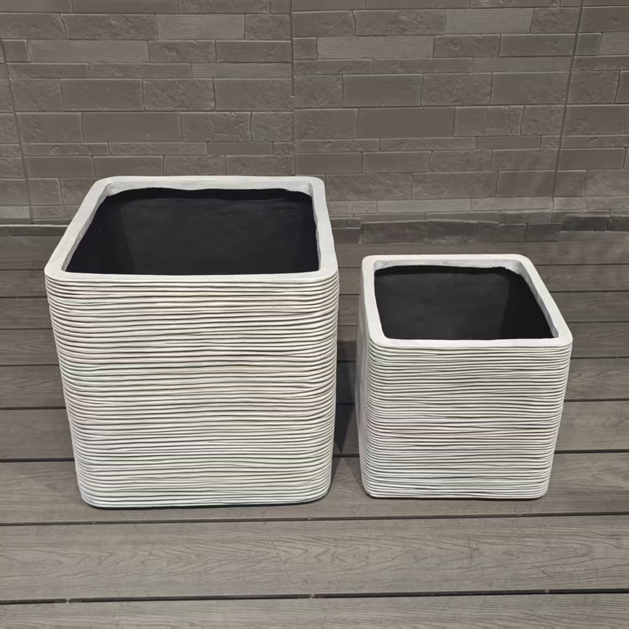 Son şirket blogları hakkında Saksılar: Çizgilerle Doğal Düşler Örüyoruz