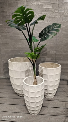 çağdaş görünüm beyaz açılı geometrik şekiller yuvarlak fiber kil saksı hafif dayanıklı az bakım gerektiren çiçek saksısı tatil villası ofis dekorasyonu bahçe peyzaj projesi